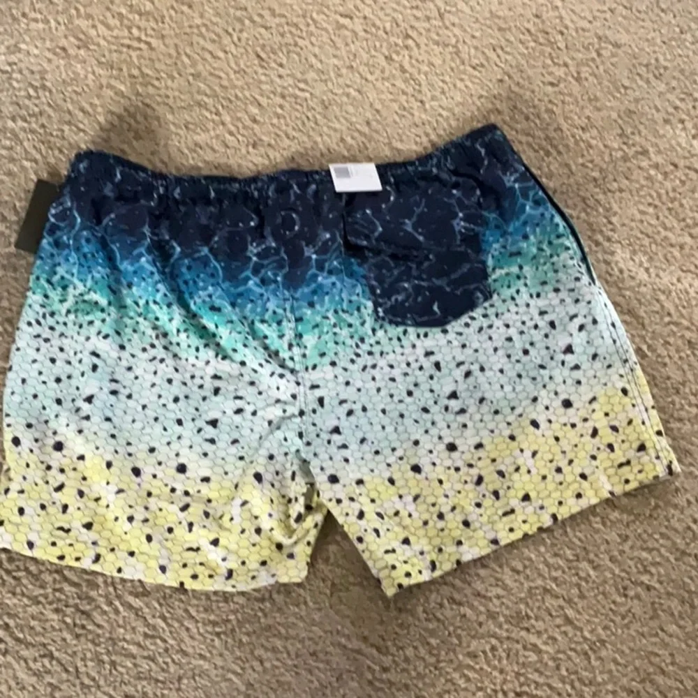 NWT swim trunks - Picture 4 of 7